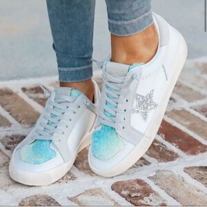 Vintage Havana Zoey Faux Shearling Trim Sneaker
Size 11